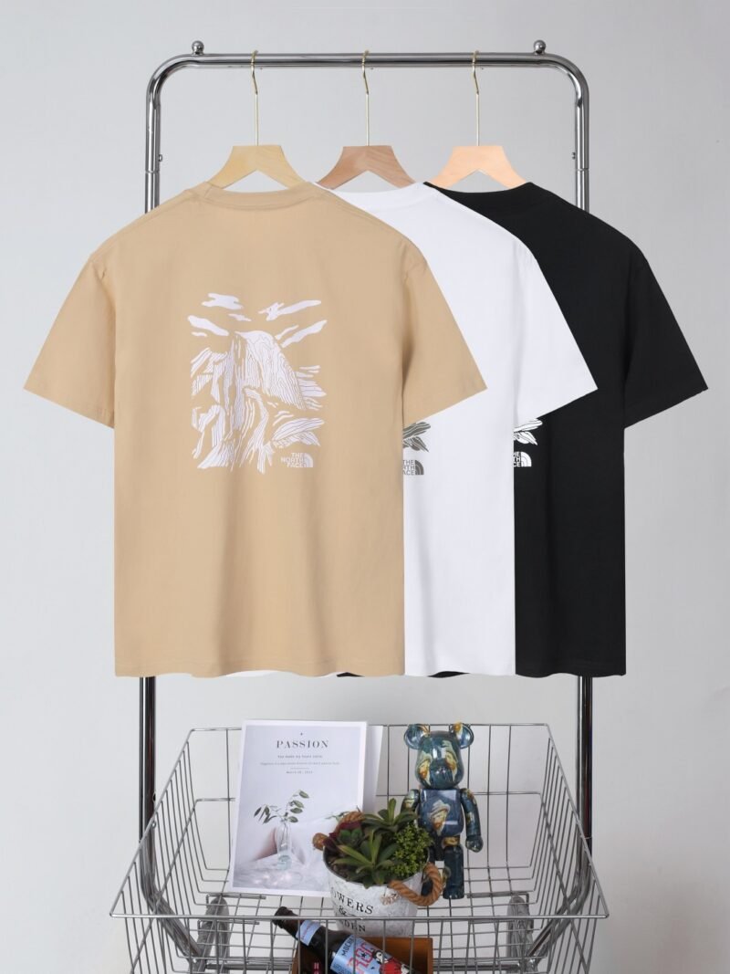 2025 North Face summer new model with exquisite prints of mountains and sky on the back