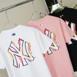 New Era MLB New York Yankees Tint Brush Light Cream Short Sleeve T-Shirt