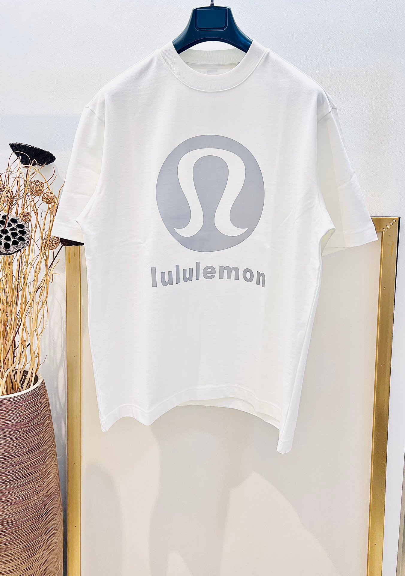 Lululemon Women's Short Sleeve T-Shirt